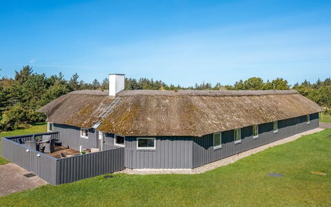 Ansine - 1.2Km from the Sea: Cottage, Shed, Hut, Farmhouse, Prairie, Shack, Barn, Log Cabin, Garden Buildings