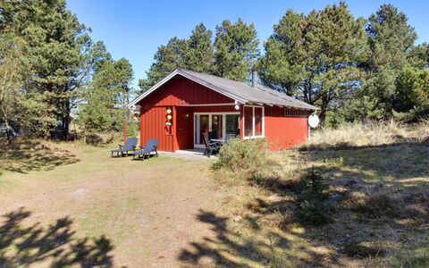 Aulikki - 900M from the Sea: Grass, House, Roof, Home, Cottage, Shrub, Land Lot, Rural Area, Farmhouse, Groundcover