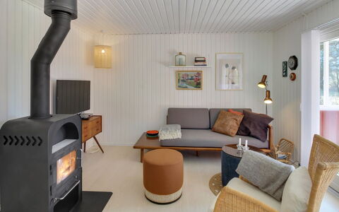 Aulikki - 900M from the Sea: Grass, House, Roof, Home, Cottage, Shrub, Land Lot, Rural Area, Farmhouse, Groundcover