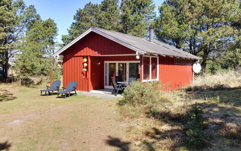 Aulikki - 900M from the Sea: Grass, House, Roof, Home, Cottage, Shrub, Land Lot, Rural Area, Farmhouse, Groundcover