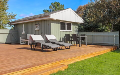 Livia - 900M from the Sea: Wood, Wood Stain, Plank, Hardwood, Cottage, Deck, Siding, Shade, Wood Flooring, Garden Buildings