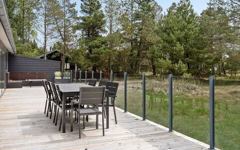 Arnetta - 1.5Km from the Sea: Plant Community, Sunlight, Herbaceous Plant, Garden, Plantation, Agriculture, Farm