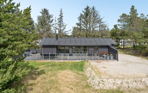 Arnetta - 1.5Km from the Sea: Plant Community, Sunlight, Herbaceous Plant, Garden, Plantation, Agriculture, Farm