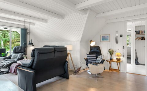 Lilo - 1Km from the Sea: Furniture, Interior Design, Flooring, Floor, Wood, Ceiling, Wood Flooring, Chair, Living Room, Room