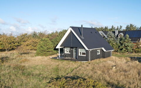 Tinemarie - 200M from the Sea: Grass, House, Roof, Home, Cottage, Shrub, Land Lot, Rural Area, Farmhouse, Groundcover