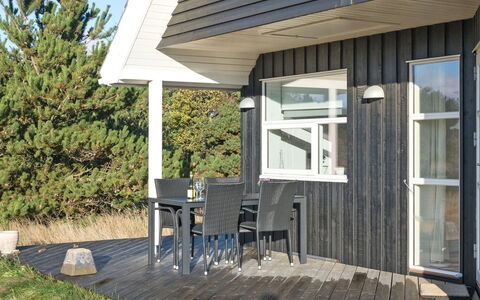 Tinemarie - 200M from the Sea: Grass, House, Roof, Home, Cottage, Shrub, Land Lot, Rural Area, Farmhouse, Groundcover