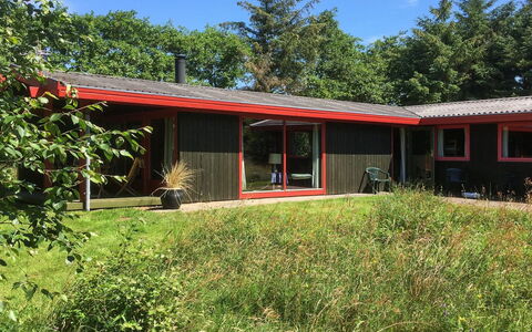 Stillfriede - 400M from the Sea: Grass, House, Roof, Home, Cottage, Shrub, Land Lot, Rural Area, Farmhouse, Groundcover