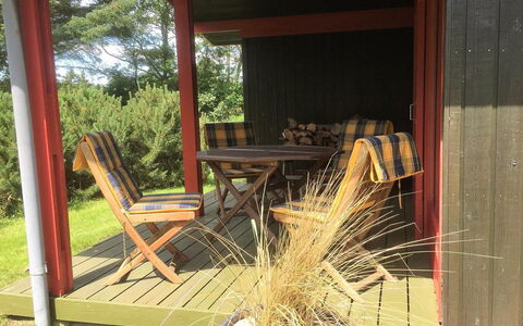 Stillfriede - 400M from the Sea: Grass, House, Roof, Home, Cottage, Shrub, Land Lot, Rural Area, Farmhouse, Groundcover