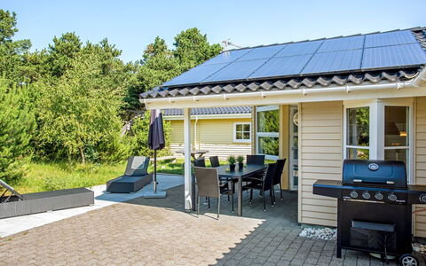 Tammes - 1Km from the Sea: Roof, Home, Cottage, Solar Energy, Shade, Garden, Solar Power, Outdoor Furniture, Garden Buildings