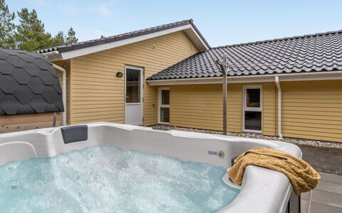 Tammes - 1Km from the Sea: Plumbing Fixture, Composite Material, Bathtub, Cottage, Jacuzzi, Plumbing, Wood Stain, Bathroom, Log Cabin