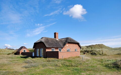 Karlina - 100M from the Sea: 