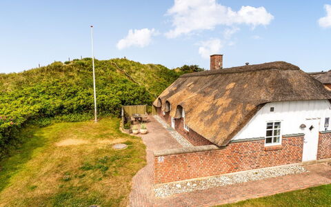 Pia - 400M from the Sea: Blue, Shrub, Cottage, Groundcover, Garden, Estate, Shade, Landscaping, Farmhouse, Eco Hotel