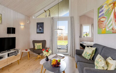 Mara - from the Sea: Flooring, Floor, Ceiling, Living Room, Hardwood, Wood Flooring, Wood Stain, Design, Light Fixture