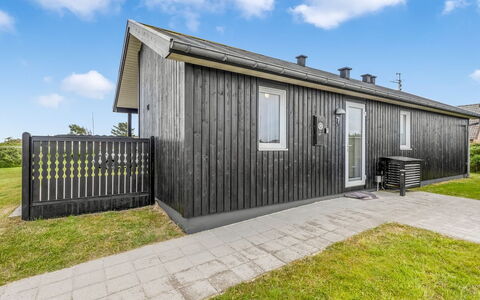 Mara - from the Sea: House, Roof, Home, Cottage, Shed, Garden Buildings, Siding, Yard, Log Cabin, Hut