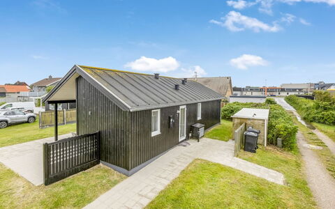 Mara - from the Sea: House, Roof, Home, Cottage, Shed, Garden Buildings, Siding, Yard, Log Cabin, Hut