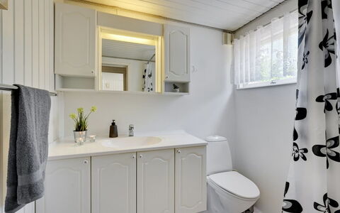 Sanni - 1.6Km from the Sea: Plumbing Fixture, Bathroom Cabinet, Sink, Interior Design, Bathroom, Flooring, Bathroom Sink, Tap, Floor, Plumbing