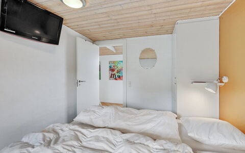 Hinrich - 300M from the Sea: Interior Design, Bedroom, Wall, Bed, Flooring, Floor, Wood, Ceiling, Bed Sheet, Furniture