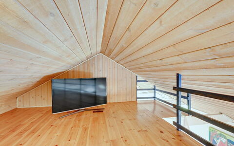 Hinrich - 300M from the Sea: Home, Cottage, Porch, Hardwood, Siding, Deck, Shade, Plank, Estate, Garden Buildings