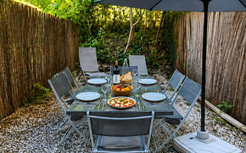 Saint Cyr sur Mer la Madrague 800: Furniture, Outdoor Furniture, Table, Tableware, Outdoor Table, Chair, Garden, Kitchen & Dining Room Table, Patio, Serveware