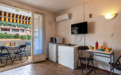 Accommodation:&nbsp;Les Aigues Marines 800.70
