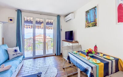 Accommodation:&nbsp;Les Aigues Marines 800.76