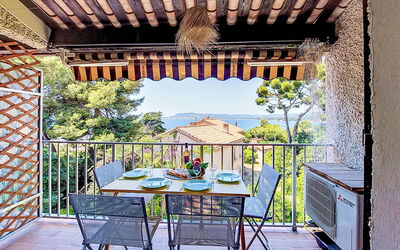 Accommodation:&nbsp;Les Aigues Marines 800.76