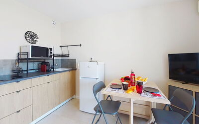 Accommodation:&nbsp;Les Aigues Marines 800.77