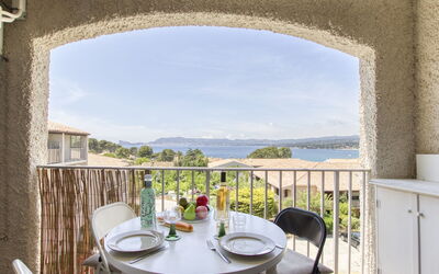 Accommodation:&nbsp;Les Aigues Marines 800.68