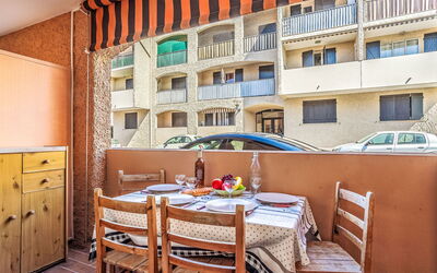 Accommodation:&nbsp;Les Aigues Marines 800.71
