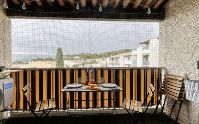 Accommodation:&nbsp;Les Aigues Marines 800.74