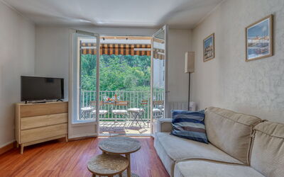 Accommodation:&nbsp;Les Aigues Marines 800.72