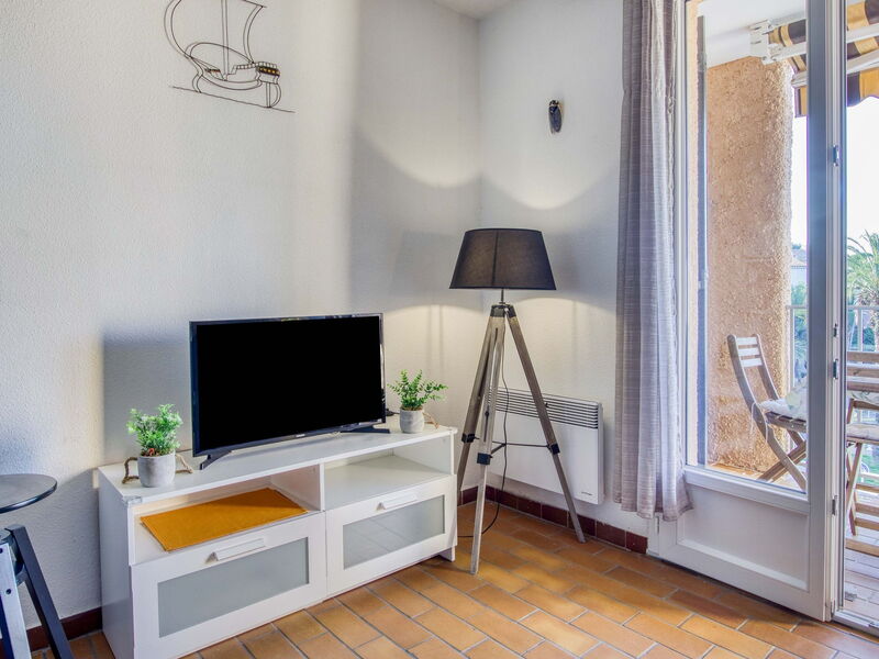 Accommodation:&nbsp;Les Aigues Marines 800.64