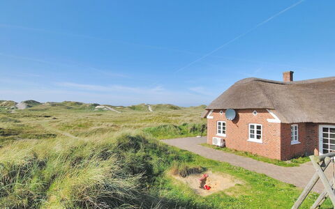 Skuli - 200M from the Sea: Cottage, Shed, Hut, Farmhouse, Prairie, Shack, Barn, Log Cabin, Garden Buildings