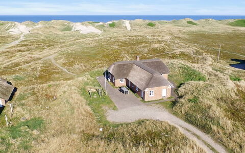 Skuli - 200M from the Sea: Cottage, Shed, Hut, Farmhouse, Prairie, Shack, Barn, Log Cabin, Garden Buildings