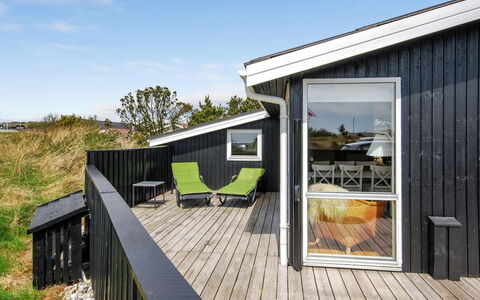 Julan - 600M from the Sea: Cottage, Shed, Hut, Farmhouse, Prairie, Shack, Barn, Log Cabin, Garden Buildings