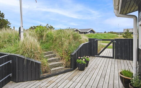 Julan - 600M from the Sea: Cottage, Shed, Hut, Farmhouse, Prairie, Shack, Barn, Log Cabin, Garden Buildings