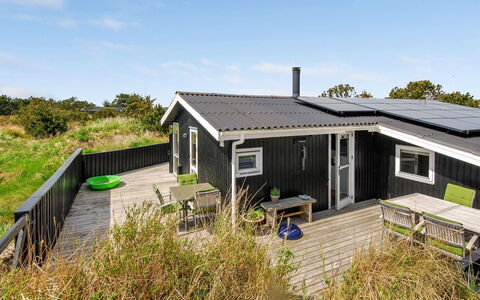 Julan - 600M from the Sea: Cottage, Shed, Hut, Farmhouse, Prairie, Shack, Barn, Log Cabin, Garden Buildings