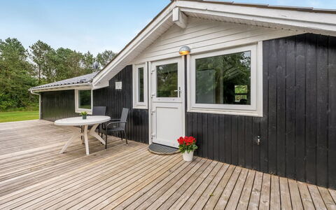 Penka - 550M to the Fjord: Roof, Land Lot, Cottage, Home, Rural Area, Shed, Siding, Garden Buildings, Log Cabin, Hut