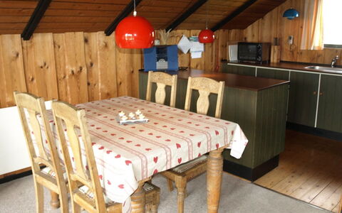 Elsine - 800M from the Sea: House, Roof, Home, Cottage, Shed, Garden Buildings, Siding, Yard, Log Cabin, Hut