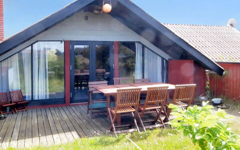 Elsine - 800M from the Sea: Home, Cottage, Porch, Hardwood, Siding, Deck, Shade, Plank, Estate, Garden Buildings