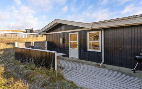 Assa - from the Sea: Building, House, Wood, Home, Roof, Cottage, Residential Area, Shrub, Architecture