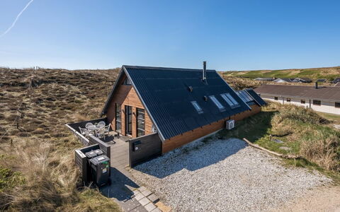 Armelle - from the Sea: Cottage, Slope, Barn, Hut, Shed, Log Cabin