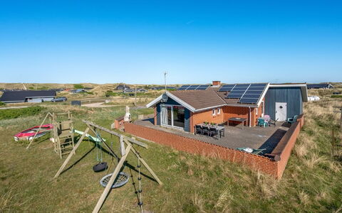 Fia - from the Sea: Grass, House, Roof, Home, Cottage, Shrub, Land Lot, Rural Area, Farmhouse, Groundcover