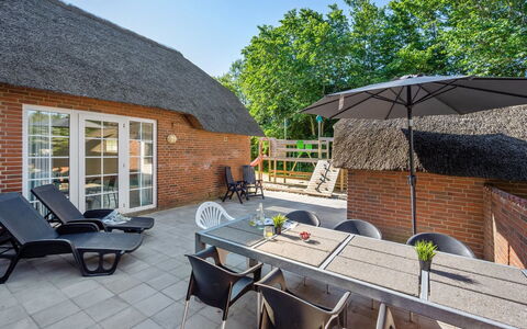 Thana - 1.4Km from the Sea: Roof, House, Home, Cottage, Siding, Estate, Driveway, Garden Buildings, Yard, Shed