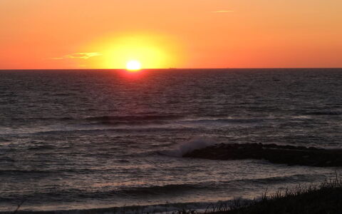 Beatrice - 150M from the Sea: Roof, Plain, Land Lot, Rural Area, Home, Estate, Field, Cottage, Lawn, Suburb