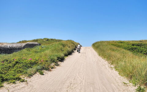 Beatrice - 150M from the Sea: Roof, Plain, Land Lot, Rural Area, Home, Estate, Field, Cottage, Lawn, Suburb