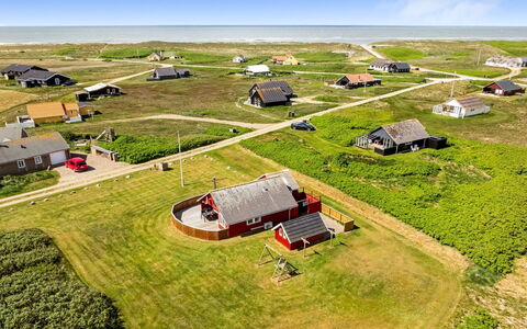 Beatrice - 150M from the Sea: Cottage, Shed, Hut, Farmhouse, Prairie, Shack, Barn, Log Cabin, Garden Buildings