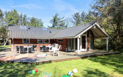 Elfrun - 250M from the Sea: House, Roof, Home, Cottage, Shed, Garden Buildings, Siding, Yard, Log Cabin, Hut