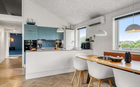 Markku - 400M from the Sea: Interior Design, Flooring, Furniture, Kitchen, Countertop, Ceiling, Wood, Floor, Light Fixture, Kitchen & Dining Room Table