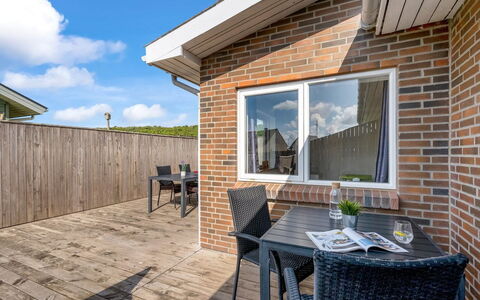 Heming - 100M from the Sea: Roof, Plain, Land Lot, Rural Area, Home, Estate, Field, Cottage, Lawn, Suburb